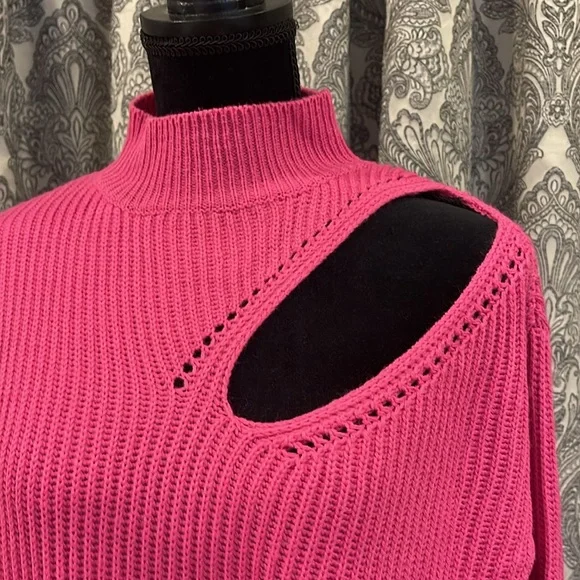 CUT OUT PINK SWEATER - Picture 6 of 9